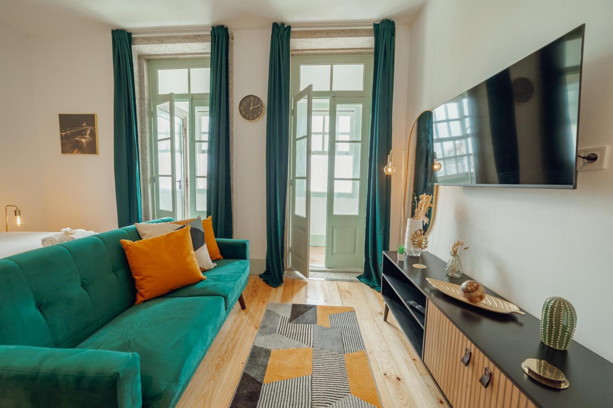 Downtown Suites By Vacationy Porto Exterior photo